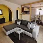 Apartments Losotovi Vrboska