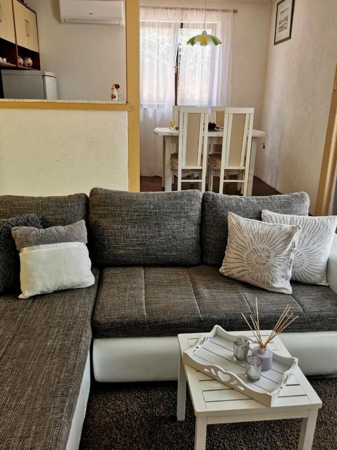 Leilighet Losotovi Vrboska